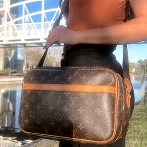 💎✨LUXURY✨💎 Authentic Louis Vuitton Reporter GM Bag